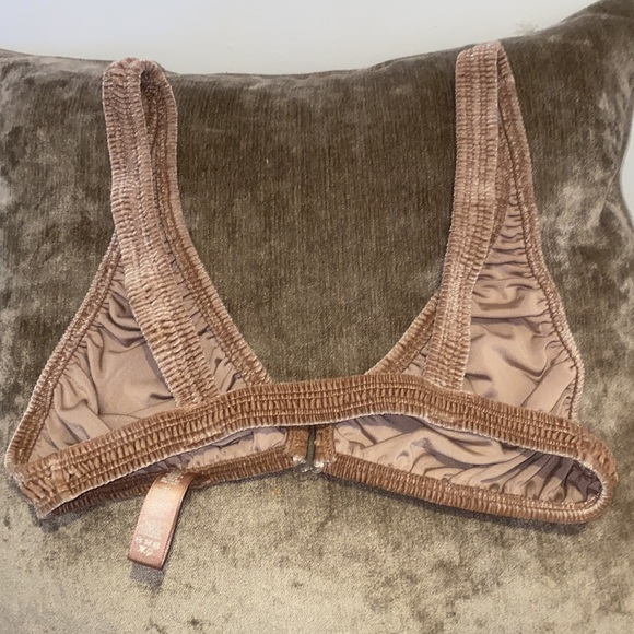 NWOT - never worn in excellent condition - Picture 2 of 4